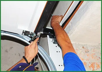 Quality Garage Door Devon, PA 610-707-5085 - garagedoor-spring-repair-t-21-gr-39m